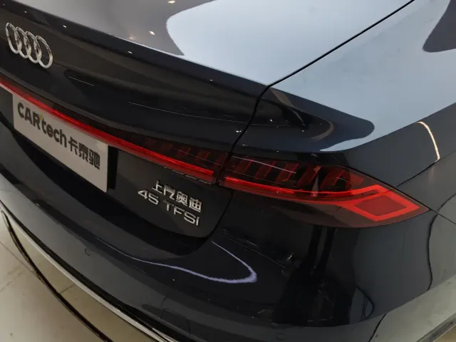 Audi A7L — Фото автомобиля 17