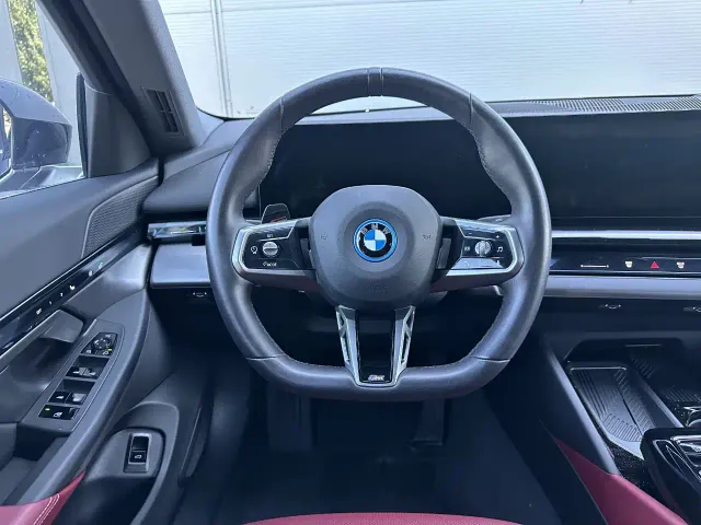 BMW i5 — Фото автомобиля 7