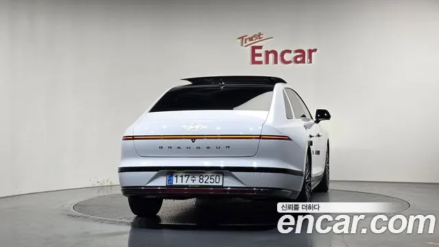 Hyundai Grandeur GN7 — Фото автомобиля 4