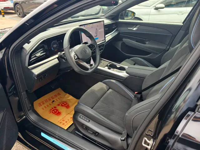 Volkswagen Passat — Фото автомобиля 5