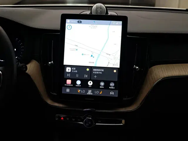 Volvo XC60 — Фото автомобиля 15