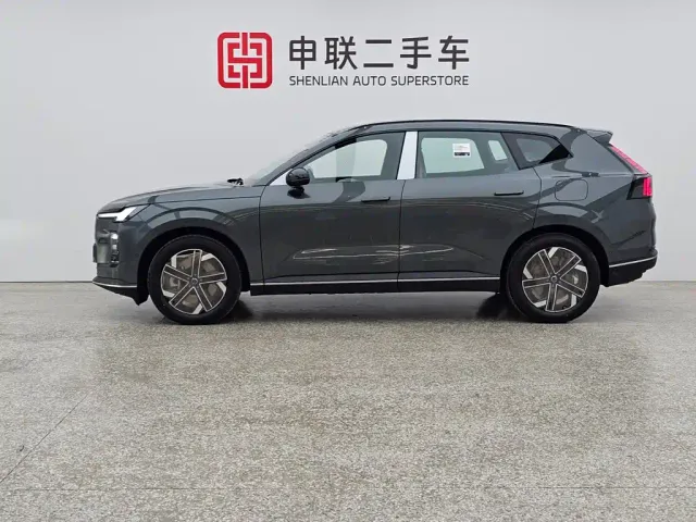 Volvo XC70 Plug-in Hybrid — Фото автомобиля 3