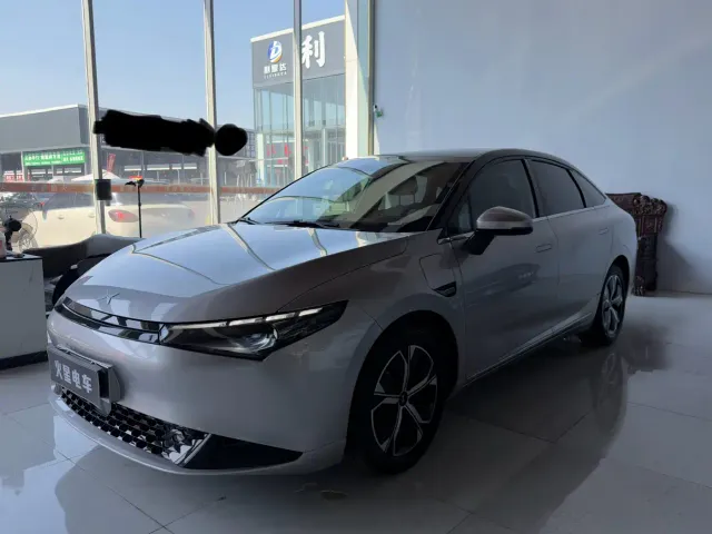 Xpeng P5 — Фото автомобиля 3