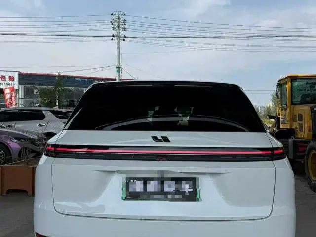 Li Auto L7 — Фото автомобиля 7