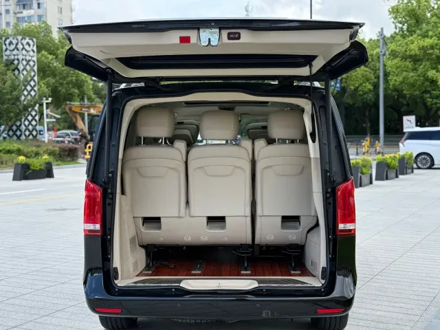 Mercedes-Benz V-Class — Фото автомобиля 6