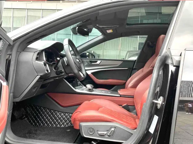Audi A7L — Фото автомобиля 4
