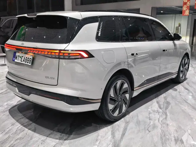 Dongfeng eπ 008 — Фото автомобиля 24