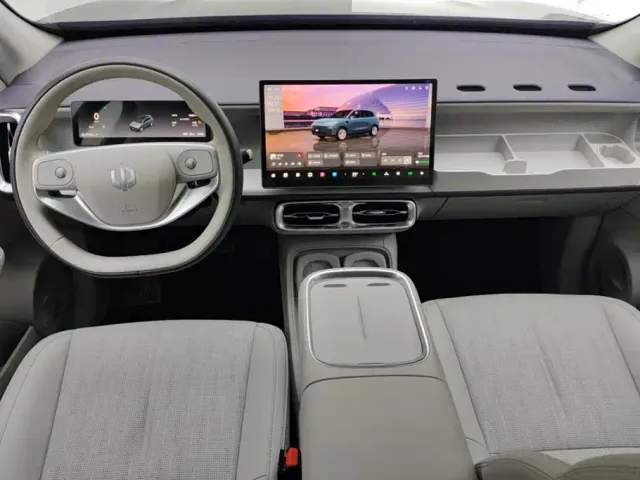 Leapmotor B10 — Фото автомобиля 12