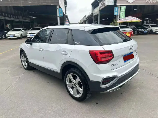 Audi Q2L — Фото автомобиля 9