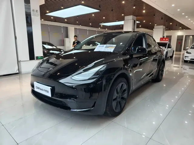 Фотография автомобиля — Tesla Model Y