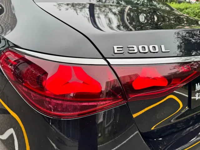 Mercedes-Benz E-Class — Фото автомобиля 22