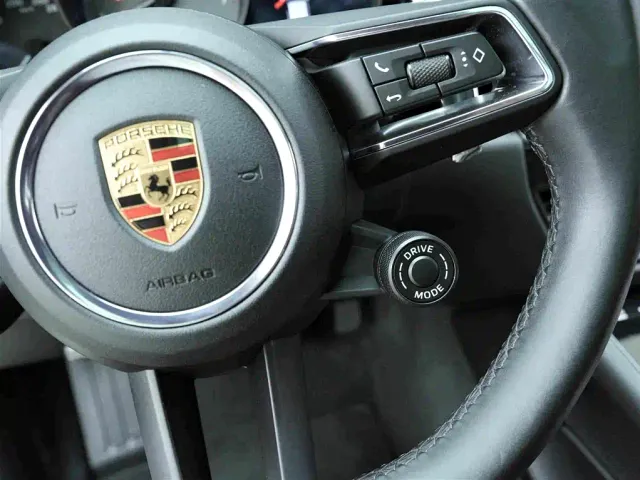 Porsche Macan — Фото автомобиля 16