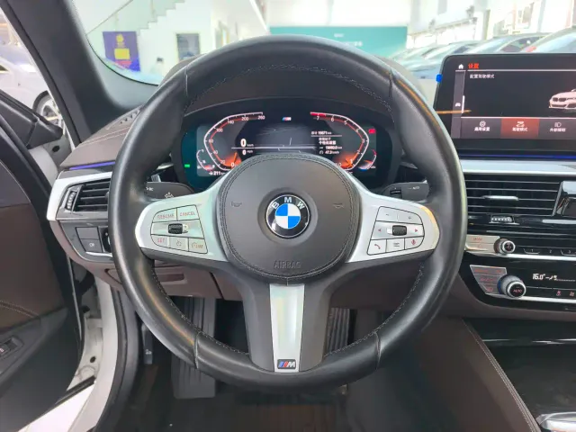 BMW 5 Series — Фото автомобиля 7
