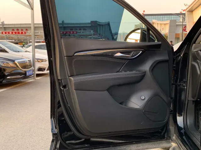 Buick Envision Plus — Фото автомобиля 9