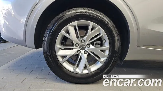 Genesis GV70 — Фото автомобиля 5