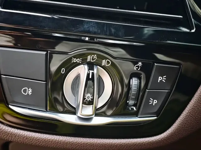 BMW 5 Series — Фото автомобиля 16