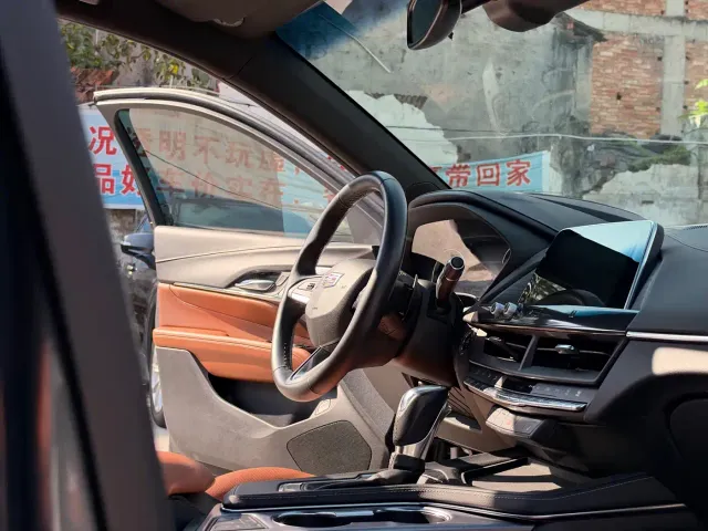 Cadillac CT4 — Фото автомобиля 15