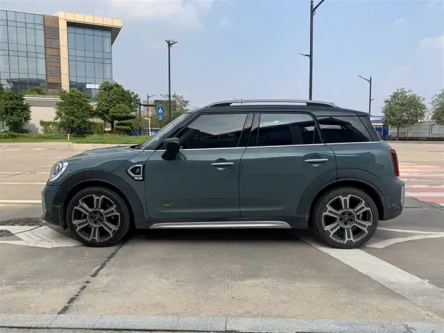 MINI MINI COUNTRYMAN 2022 2.0T COOPER S ALL4 — Фото автомобиля 3