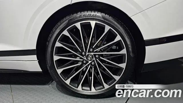 Hyundai Grandeur Grandeur (GN7) 2.5 Бензин 2WD — Фото автомобиля 21