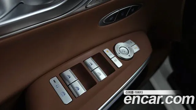 Genesis GV70 — Фото автомобиля 28