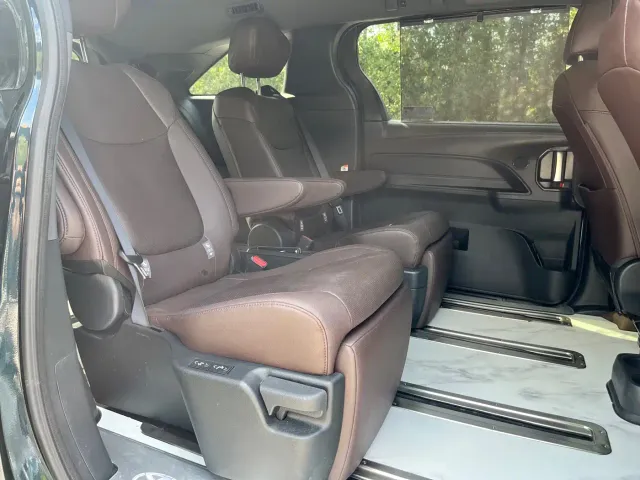 Toyota Granvia — Фото автомобиля 15