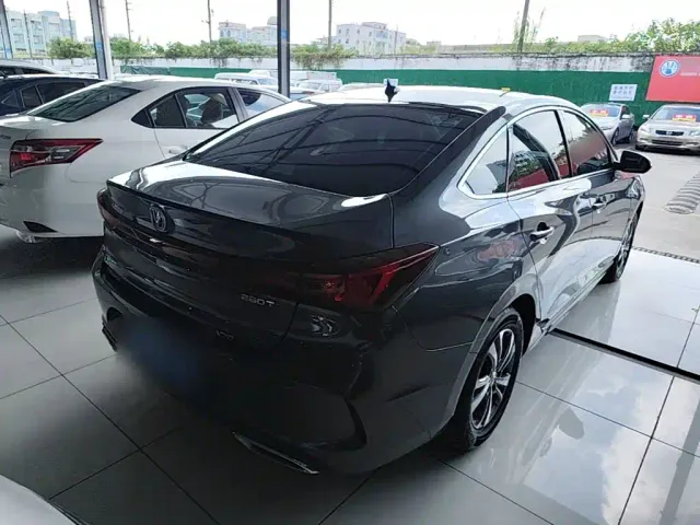 Changan Eado — Фото автомобиля 6