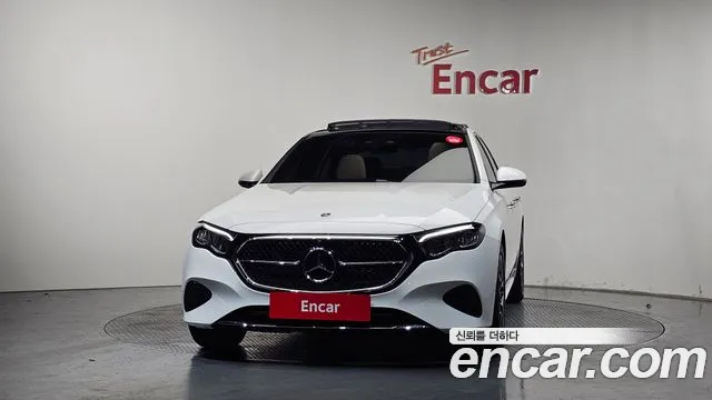 Mercedes-Benz E-Class — Фото автомобиля 2