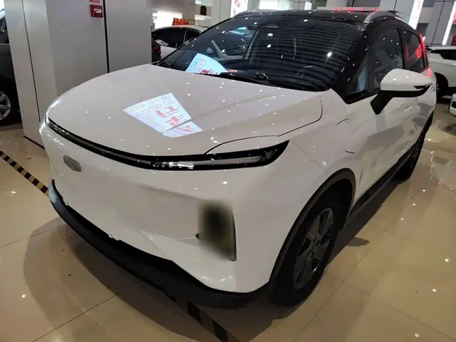 Фотография автомобиля — Geely Geometry E Firefly