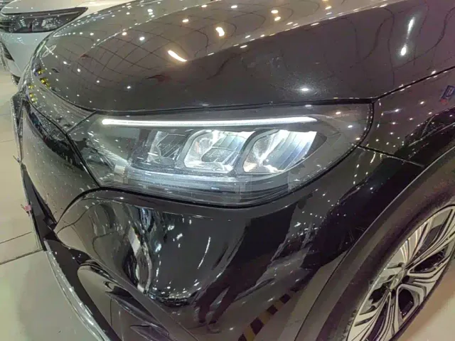 Mercedes-Benz EQE SUV — Фото автомобиля 23