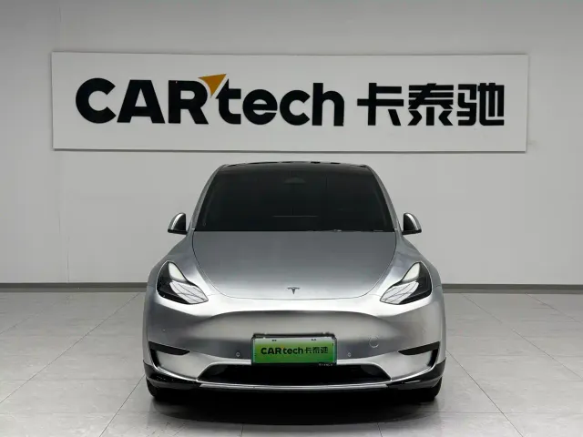 Tesla Model Y — Фото автомобиля 6