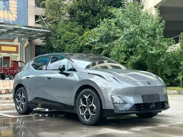 Lynk & Co Z20 — Фото автомобиля 3