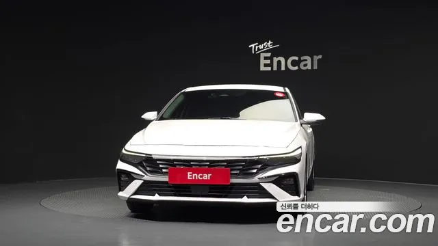 Hyundai Avante — Фото автомобиля 3