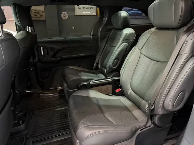 Toyota Granvia — Фото автомобиля 8