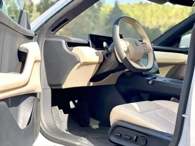 Nio ET5 Touring — Фото автомобиля 5