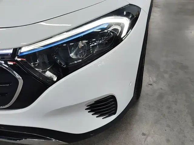 Mercedes-Benz EQB — Фото автомобиля 17