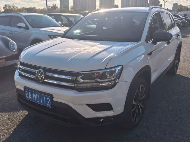 Фотография автомобиля — Volkswagen Tharu