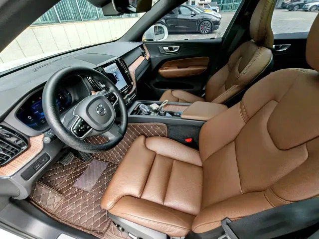 Volvo XC60 — Фото автомобиля 4
