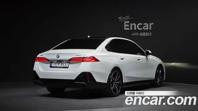 BMW 5-Series 5 серия (G60) 530i xDrive M Sport — Фото автомобиля 2