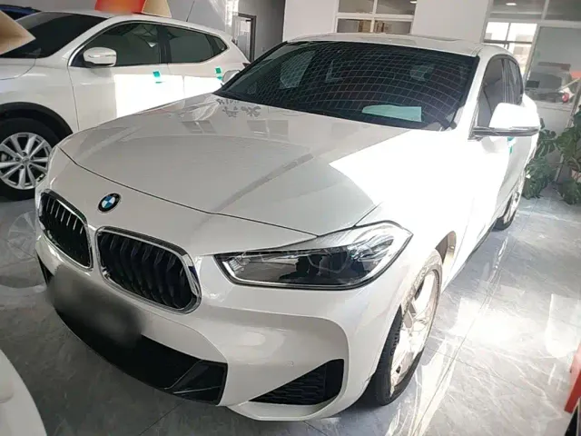Фотография автомобиля — BMW X2