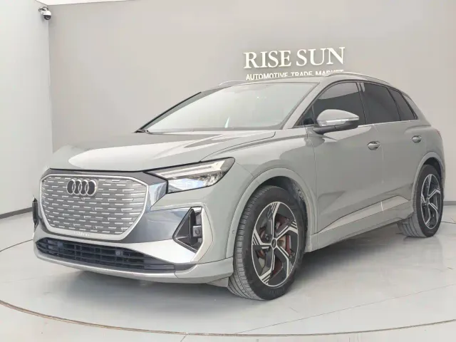 Фотография автомобиля — Audi Q4 e-tron