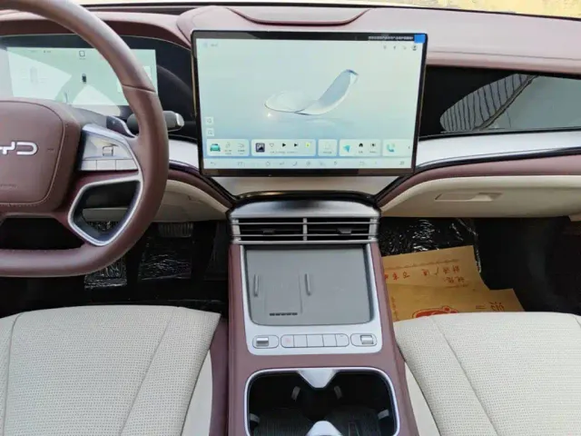 BYD Seal 07 DM-i — Фото автомобиля 12