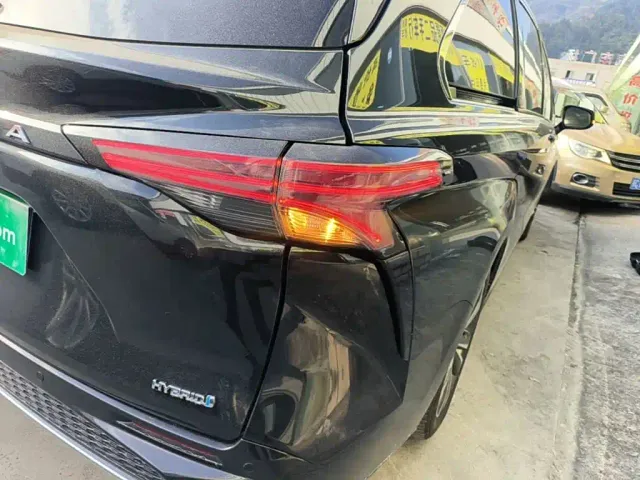Toyota Granvia — Фото автомобиля 7