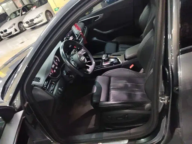 Audi A4L — Фото автомобиля 14