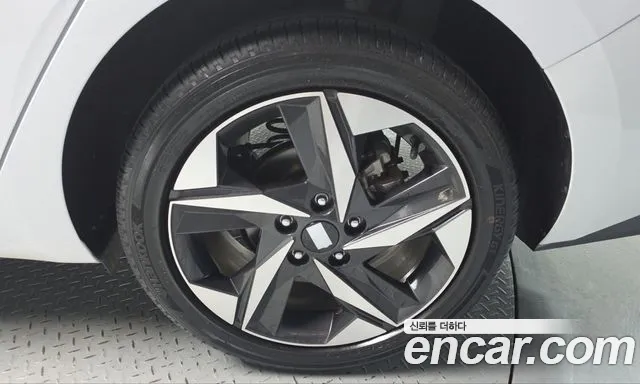 Hyundai Avante CN7 — Фото автомобиля 6