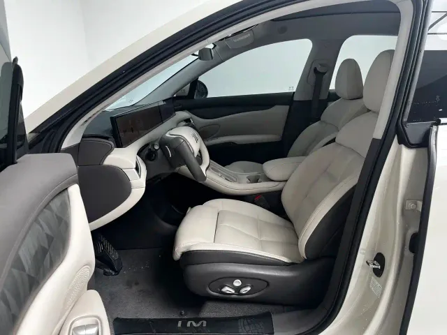 IM Motors LS6 — Фото автомобиля 13