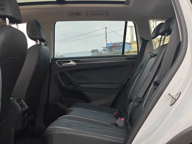 Volkswagen Tiguan L — Фото автомобиля 21