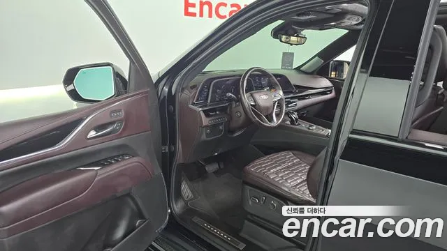 Cadillac Escalade 5th Gen — Фото автомобиля 10
