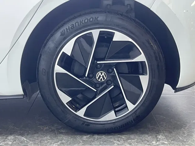 Volkswagen ID.3 — Фото автомобиля 8