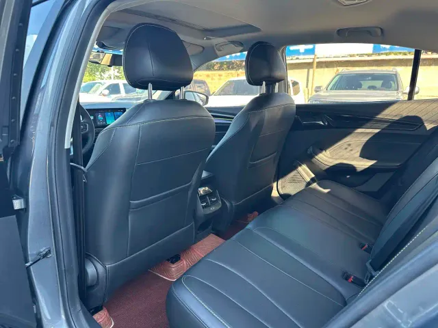 Roewe i5 — Фото автомобиля 6