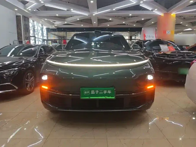 Li Auto L9 — Фото автомобиля 2